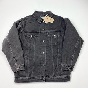NEW! Women’s Levi’s Strauss & Co. Silver Tab Baggy Denim Trucker Jacket Size M